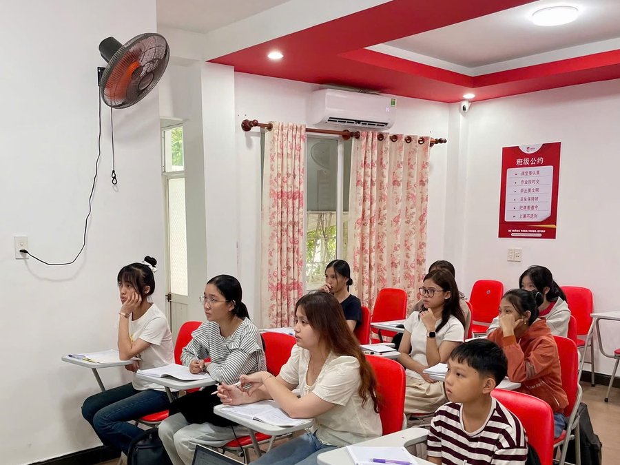 Lớp học tại QTEDU Quảng Ngãi